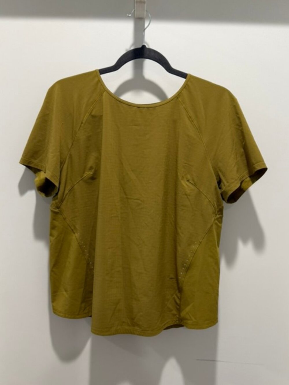 Lululemon dry fit t shirt - size 10 - khaki green